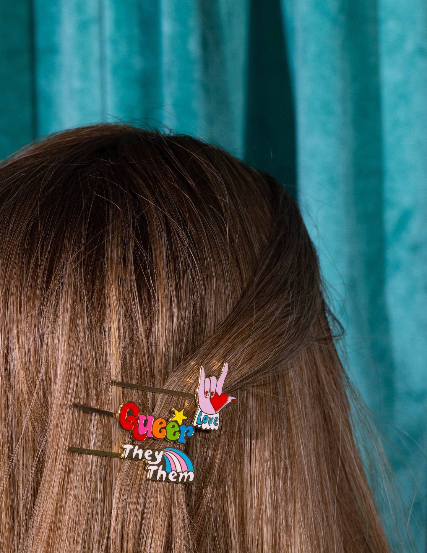 Queer 18k Gold Hairpin